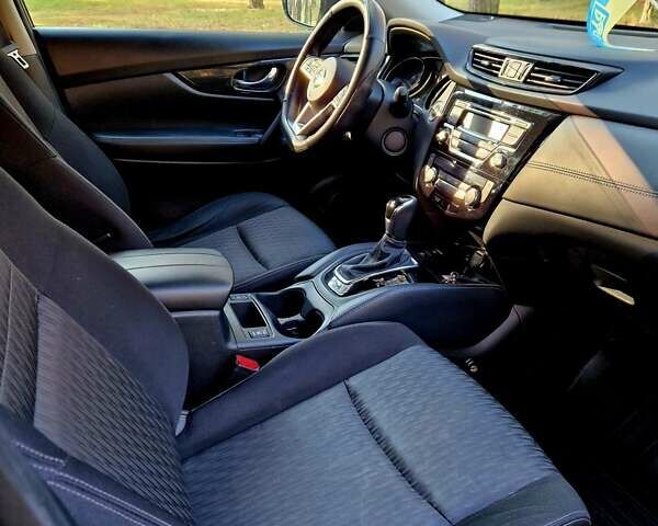 Ниссан ИксТрейл 2018 в Сумах на Automoto.ua Серый Ниссан ИксТрейл, объемом двигателя 2 л и пробегом 145 тыс. км за 17900 $, фото 12 на Automoto.ua