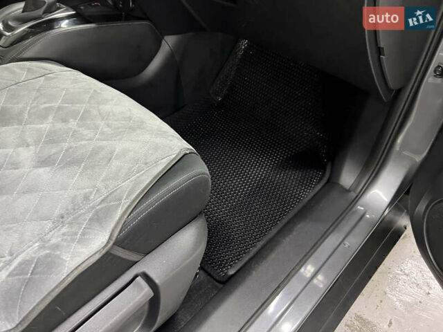 Серый Ниссан ИксТрейл, объемом двигателя 2 л и пробегом 80 тыс. км за 20000 $, фото 13 на Automoto.ua