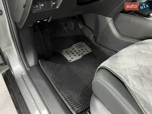 Серый Ниссан ИксТрейл, объемом двигателя 2 л и пробегом 80 тыс. км за 20000 $, фото 14 на Automoto.ua