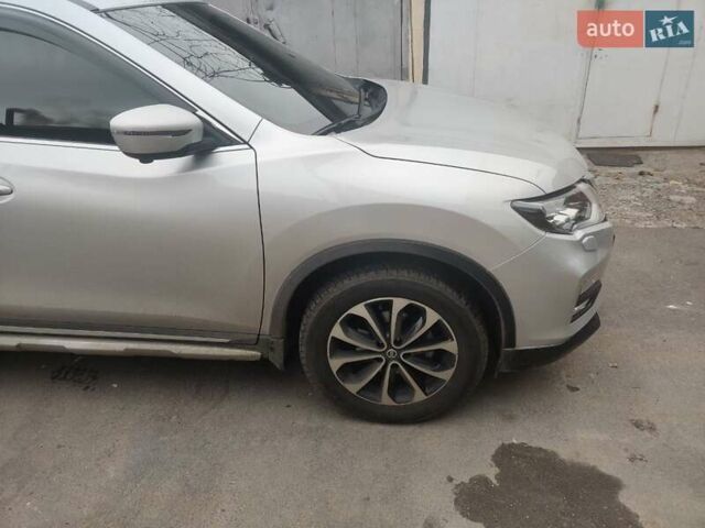 Сірий Ніссан ІксТрейл, об'ємом двигуна 1.6 л та пробігом 50 тис. км за 23500 $, фото 2 на Automoto.ua
