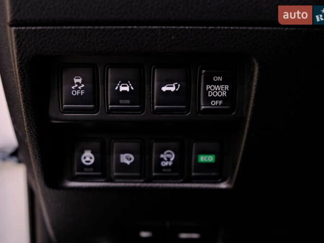 Серый Ниссан ИксТрейл, объемом двигателя 1.6 л и пробегом 50 тыс. км за 23900 $, фото 23 на Automoto.ua