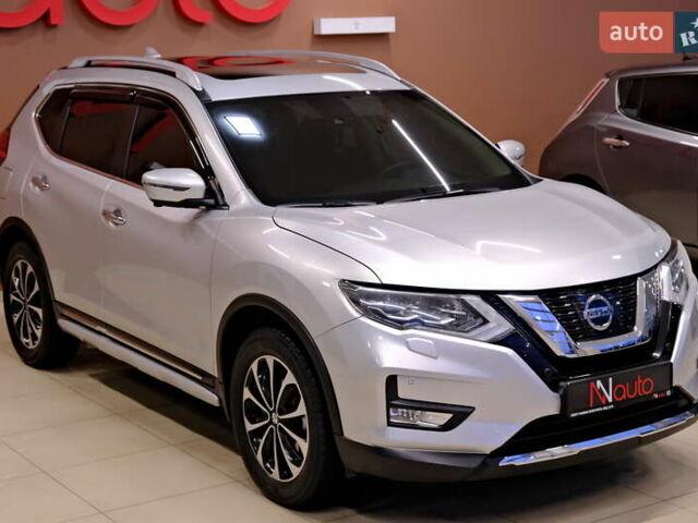 Серый Ниссан ИксТрейл, объемом двигателя 1.6 л и пробегом 50 тыс. км за 23900 $, фото 3 на Automoto.ua