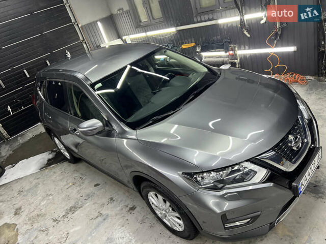 Серый Ниссан ИксТрейл, объемом двигателя 2 л и пробегом 80 тыс. км за 20000 $, фото 8 на Automoto.ua