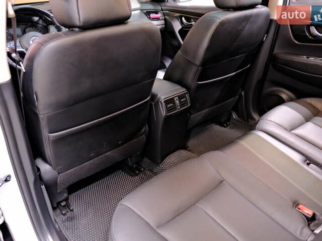 Серый Ниссан ИксТрейл, объемом двигателя 1.6 л и пробегом 50 тыс. км за 23900 $, фото 34 на Automoto.ua