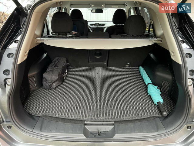 Серый Ниссан ИксТрейл, объемом двигателя 2 л и пробегом 80 тыс. км за 20000 $, фото 24 на Automoto.ua