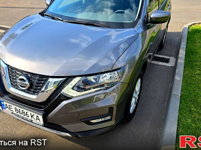 Серый Ниссан ИксТрейл, объемом двигателя 2 л и пробегом 70 тыс. км за 17700 $, фото 1 на Automoto.ua