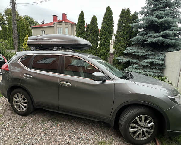 Серый Ниссан ИксТрейл, объемом двигателя 2 л и пробегом 80 тыс. км за 20000 $, фото 25 на Automoto.ua