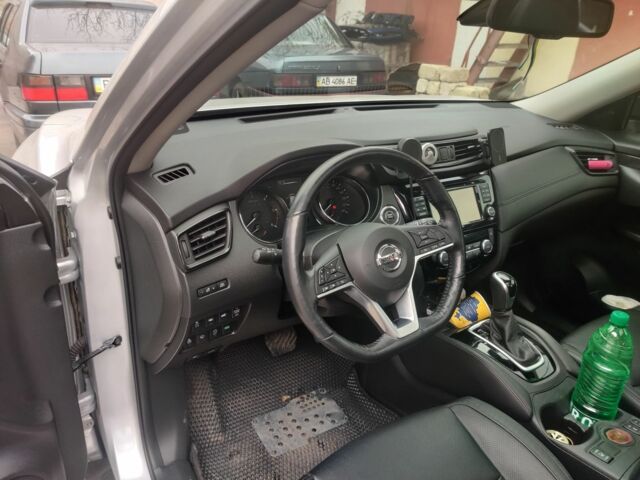 Серый Ниссан ИксТрейл, объемом двигателя 1.6 л и пробегом 50 тыс. км за 24000 $, фото 3 на Automoto.ua