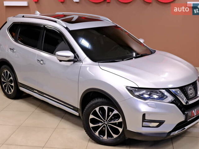 Серый Ниссан ИксТрейл, объемом двигателя 1.6 л и пробегом 50 тыс. км за 23900 $, фото 5 на Automoto.ua