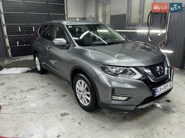 Серый Ниссан ИксТрейл, объемом двигателя 2 л и пробегом 80 тыс. км за 20000 $, фото 2 на Automoto.ua