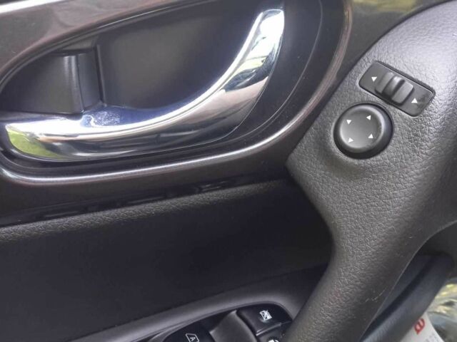 Серый Ниссан ИксТрейл, объемом двигателя 2 л и пробегом 42 тыс. км за 20500 $, фото 10 на Automoto.ua