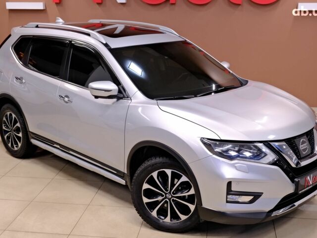 Серый Ниссан ИксТрейл, объемом двигателя 1.6 л и пробегом 50 тыс. км за 23900 $, фото 3 на Automoto.ua