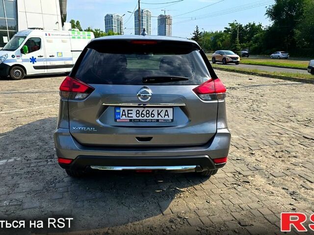 Серый Ниссан ИксТрейл, объемом двигателя 2 л и пробегом 70 тыс. км за 17700 $, фото 4 на Automoto.ua