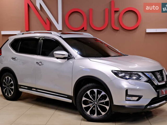 Серый Ниссан ИксТрейл, объемом двигателя 1.6 л и пробегом 50 тыс. км за 23900 $, фото 4 на Automoto.ua