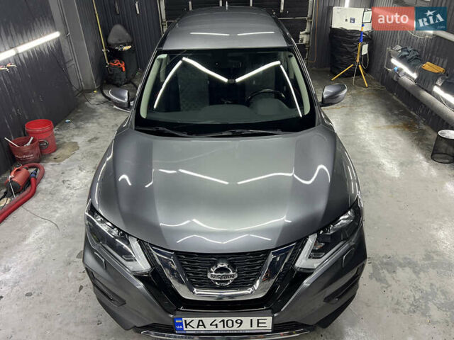 Серый Ниссан ИксТрейл, объемом двигателя 2 л и пробегом 80 тыс. км за 20000 $, фото 7 на Automoto.ua