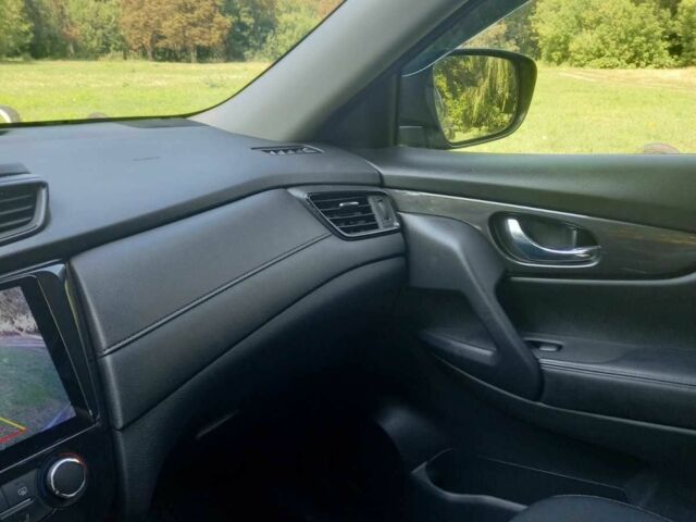 Серый Ниссан ИксТрейл, объемом двигателя 2 л и пробегом 42 тыс. км за 20500 $, фото 9 на Automoto.ua