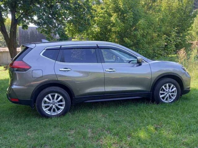 Серый Ниссан ИксТрейл, объемом двигателя 2 л и пробегом 42 тыс. км за 20500 $, фото 5 на Automoto.ua