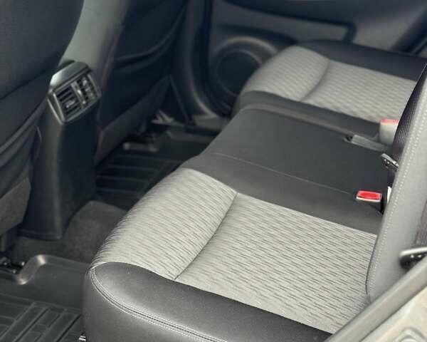 Серый Ниссан ИксТрейл, объемом двигателя 2 л и пробегом 182 тыс. км за 19000 $, фото 6 на Automoto.ua