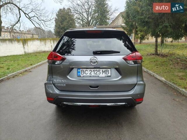 Сірий Ніссан ІксТрейл, об'ємом двигуна 2 л та пробігом 33 тис. км за 16000 $, фото 4 на Automoto.ua