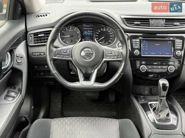 Серый Ниссан ИксТрейл, объемом двигателя 2 л и пробегом 182 тыс. км за 19000 $, фото 9 на Automoto.ua