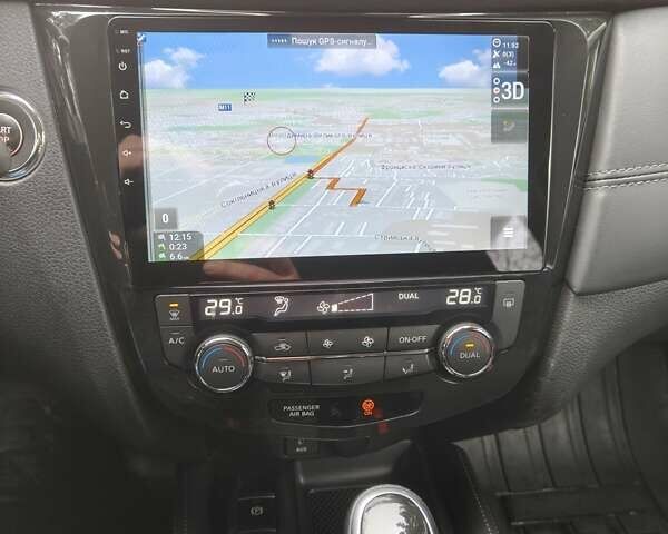 Сірий Ніссан ІксТрейл, об'ємом двигуна 2 л та пробігом 33 тис. км за 16000 $, фото 21 на Automoto.ua