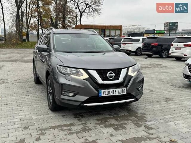 Серый Ниссан ИксТрейл, объемом двигателя 2 л и пробегом 97 тыс. км за 19999 $, фото 2 на Automoto.ua