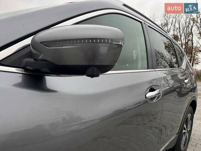 Серый Ниссан ИксТрейл, объемом двигателя 2 л и пробегом 97 тыс. км за 19999 $, фото 9 на Automoto.ua