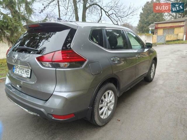 Сірий Ніссан ІксТрейл, об'ємом двигуна 2 л та пробігом 33 тис. км за 16000 $, фото 3 на Automoto.ua