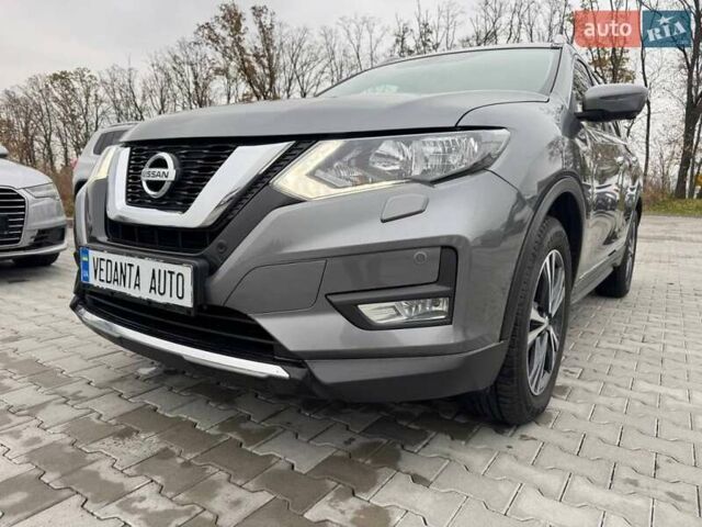 Серый Ниссан ИксТрейл, объемом двигателя 2 л и пробегом 97 тыс. км за 19999 $, фото 7 на Automoto.ua