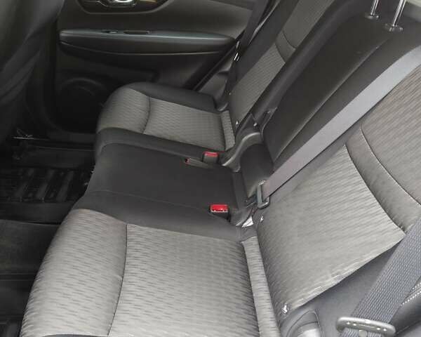 Сірий Ніссан ІксТрейл, об'ємом двигуна 2 л та пробігом 33 тис. км за 16000 $, фото 5 на Automoto.ua