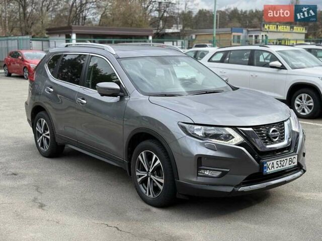 Серый Ниссан ИксТрейл, объемом двигателя 2 л и пробегом 182 тыс. км за 19000 $, фото 2 на Automoto.ua