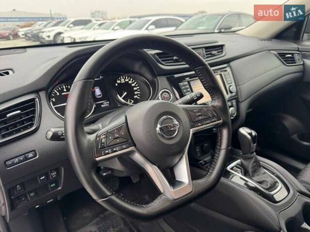 Серый Ниссан ИксТрейл, объемом двигателя 2 л и пробегом 97 тыс. км за 19999 $, фото 15 на Automoto.ua