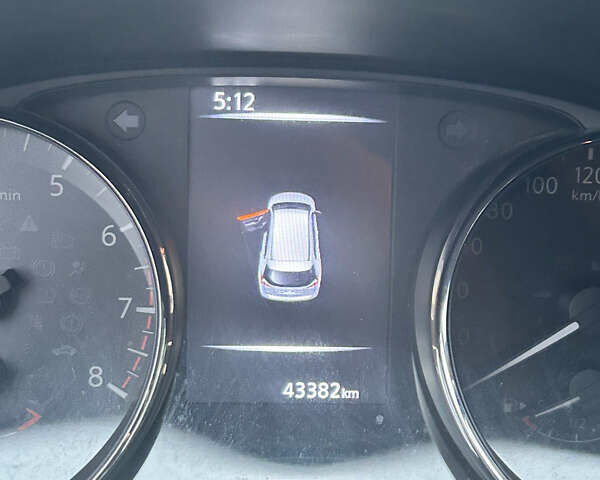 Сірий Ніссан ІксТрейл, об'ємом двигуна 2 л та пробігом 44 тис. км за 22500 $, фото 4 на Automoto.ua