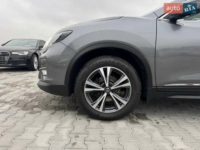 Серый Ниссан ИксТрейл, объемом двигателя 2 л и пробегом 97 тыс. км за 19999 $, фото 6 на Automoto.ua