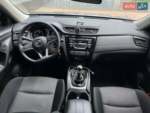Серый Ниссан ИксТрейл, объемом двигателя 2 л и пробегом 85 тыс. км за 22900 $, фото 19 на Automoto.ua