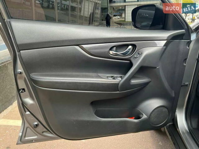 Серый Ниссан ИксТрейл, объемом двигателя 2 л и пробегом 85 тыс. км за 19500 $, фото 13 на Automoto.ua