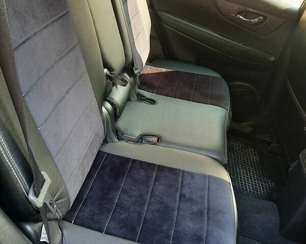 Серый Ниссан ИксТрейл, объемом двигателя 2 л и пробегом 24 тыс. км за 23820 $, фото 7 на Automoto.ua