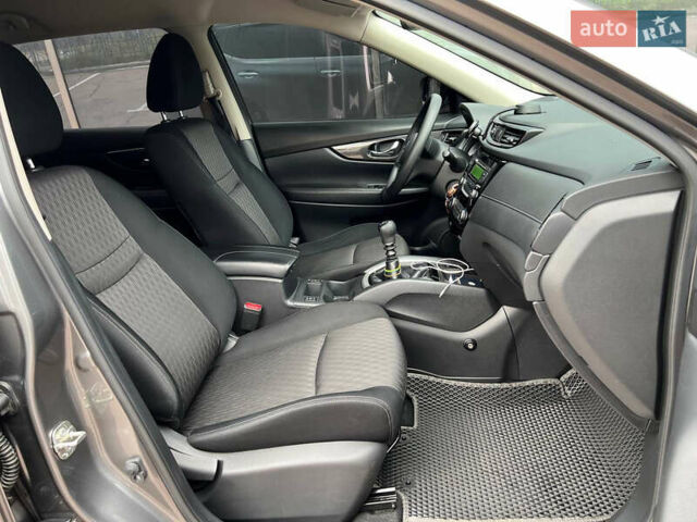 Серый Ниссан ИксТрейл, объемом двигателя 2 л и пробегом 85 тыс. км за 22900 $, фото 9 на Automoto.ua