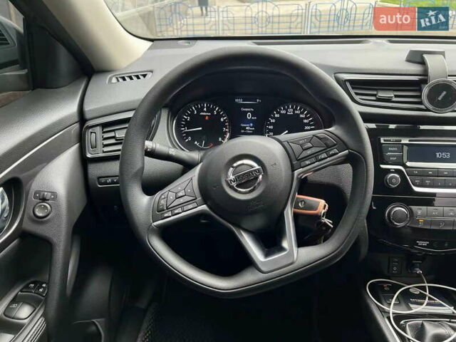 Серый Ниссан ИксТрейл, объемом двигателя 2 л и пробегом 85 тыс. км за 19500 $, фото 22 на Automoto.ua