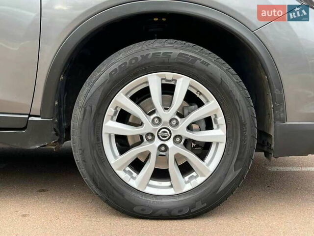 Серый Ниссан ИксТрейл, объемом двигателя 2 л и пробегом 85 тыс. км за 19500 $, фото 8 на Automoto.ua