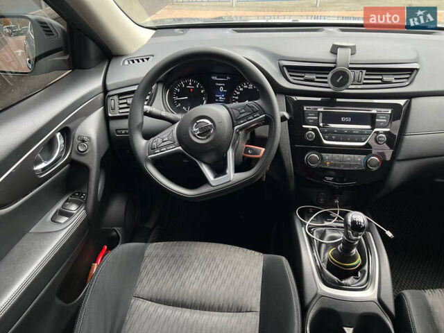 Серый Ниссан ИксТрейл, объемом двигателя 2 л и пробегом 85 тыс. км за 22900 $, фото 20 на Automoto.ua