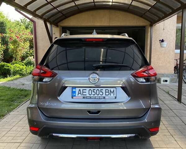 Серый Ниссан ИксТрейл, объемом двигателя 1.6 л и пробегом 59 тыс. км за 24700 $, фото 2 на Automoto.ua