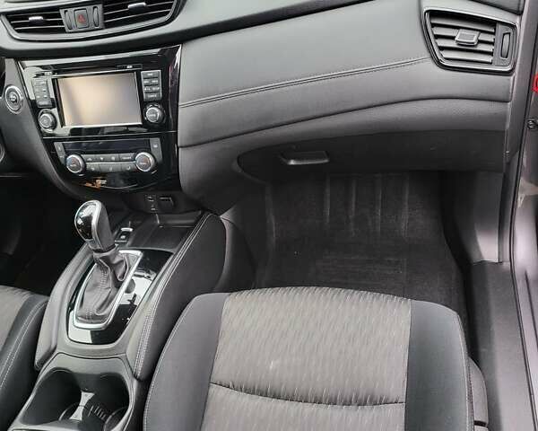 Сірий Ніссан ІксТрейл, об'ємом двигуна 1.6 л та пробігом 60 тис. км за 23450 $, фото 11 на Automoto.ua