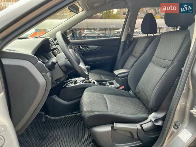 Серый Ниссан ИксТрейл, объемом двигателя 2 л и пробегом 85 тыс. км за 19500 $, фото 15 на Automoto.ua