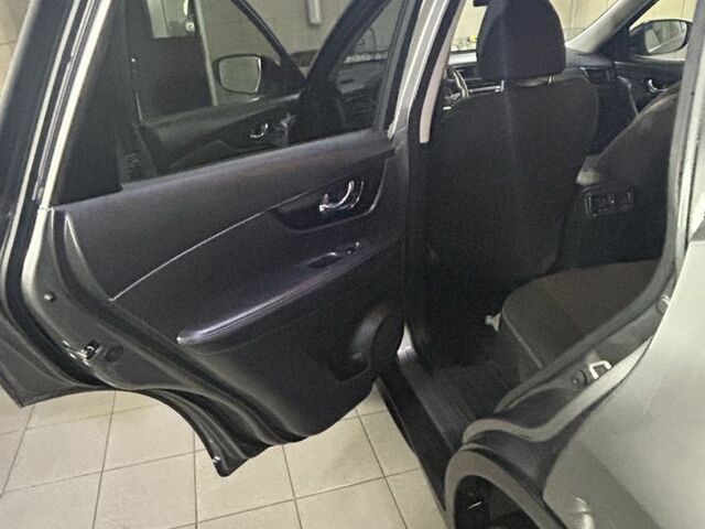 Серый Ниссан ИксТрейл, объемом двигателя 2 л и пробегом 44 тыс. км за 21500 $, фото 6 на Automoto.ua