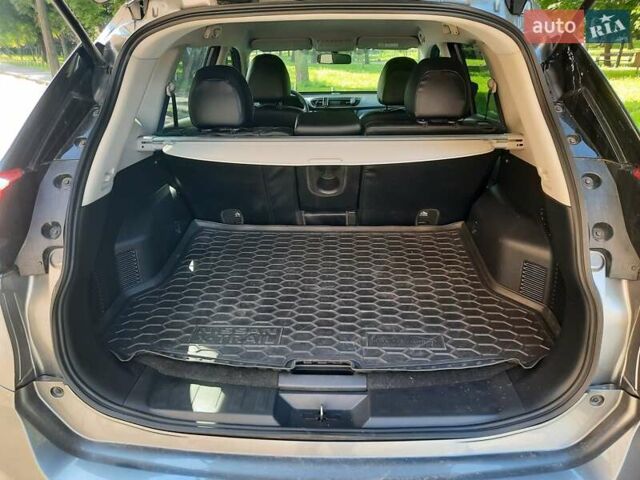 Серый Ниссан ИксТрейл, объемом двигателя 2 л и пробегом 24 тыс. км за 23820 $, фото 8 на Automoto.ua