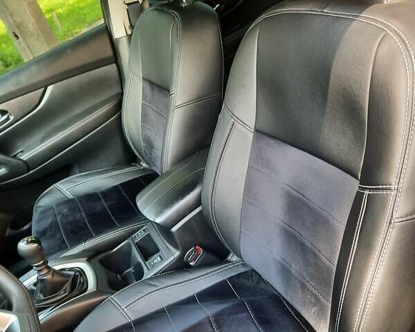 Серый Ниссан ИксТрейл, объемом двигателя 2 л и пробегом 24 тыс. км за 23820 $, фото 6 на Automoto.ua