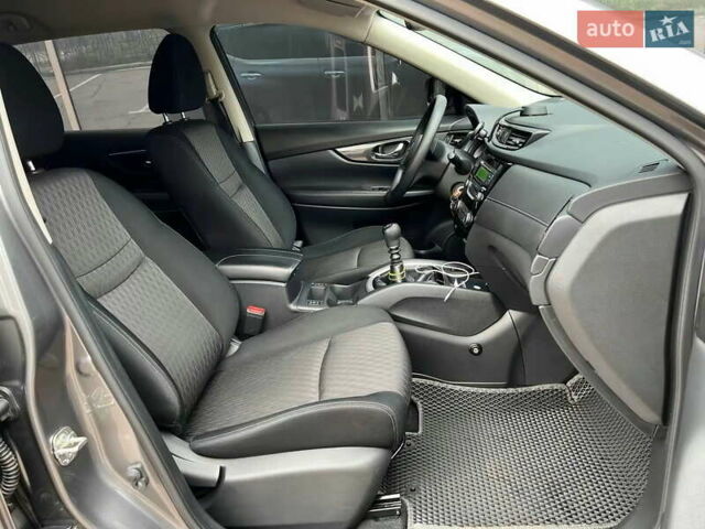 Серый Ниссан ИксТрейл, объемом двигателя 2 л и пробегом 85 тыс. км за 19500 $, фото 24 на Automoto.ua