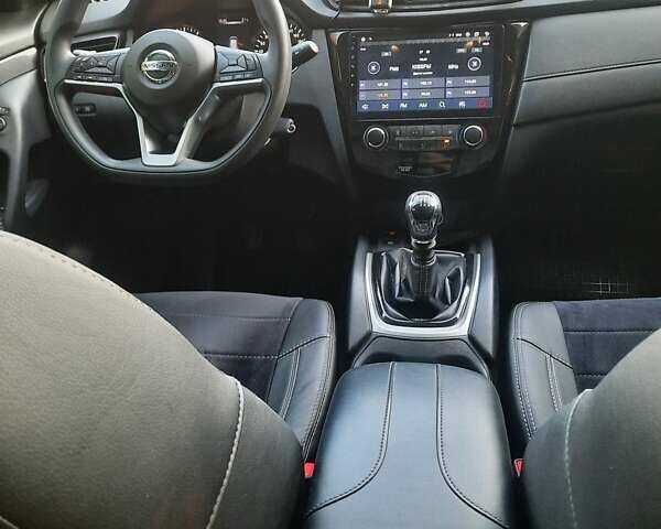 Серый Ниссан ИксТрейл, объемом двигателя 2 л и пробегом 24 тыс. км за 23820 $, фото 9 на Automoto.ua