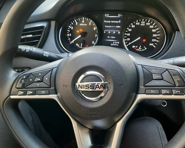 Серый Ниссан ИксТрейл, объемом двигателя 2 л и пробегом 24 тыс. км за 23820 $, фото 5 на Automoto.ua